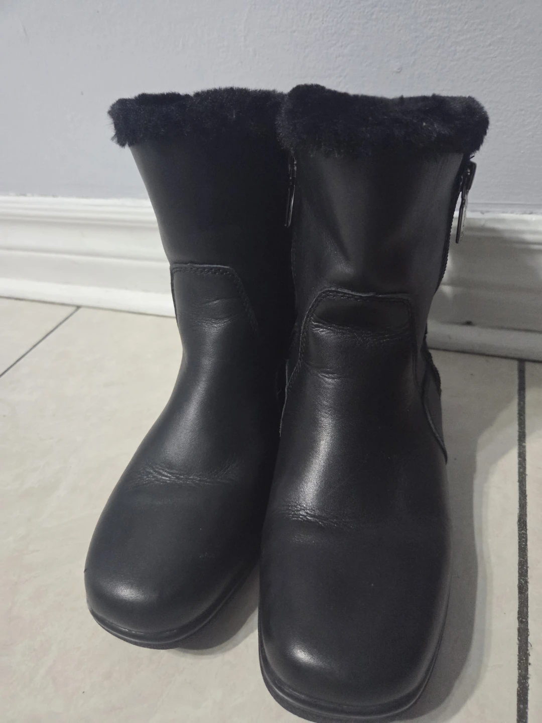Black Leather Boots with Fur Trim - photo 2