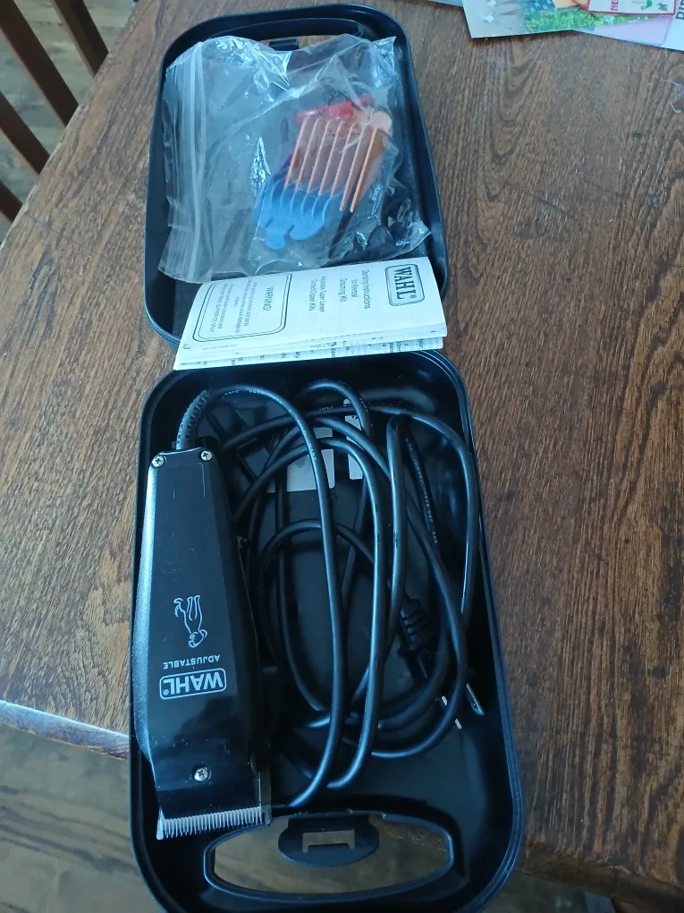 Wahl Adjustable Clipper with Case