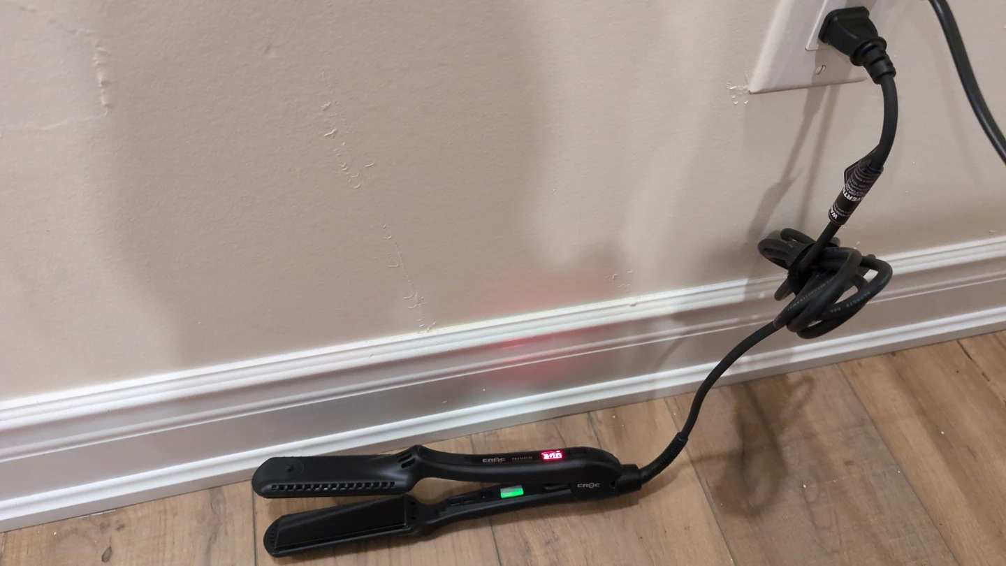 Croc Premium Wet/Dry Flat Iron - Like New! - photo 2
