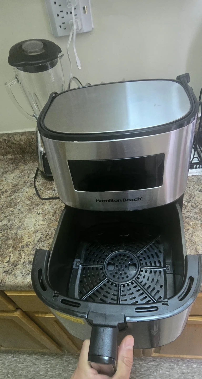 Hamilton Beach Air Fryer - photo 3