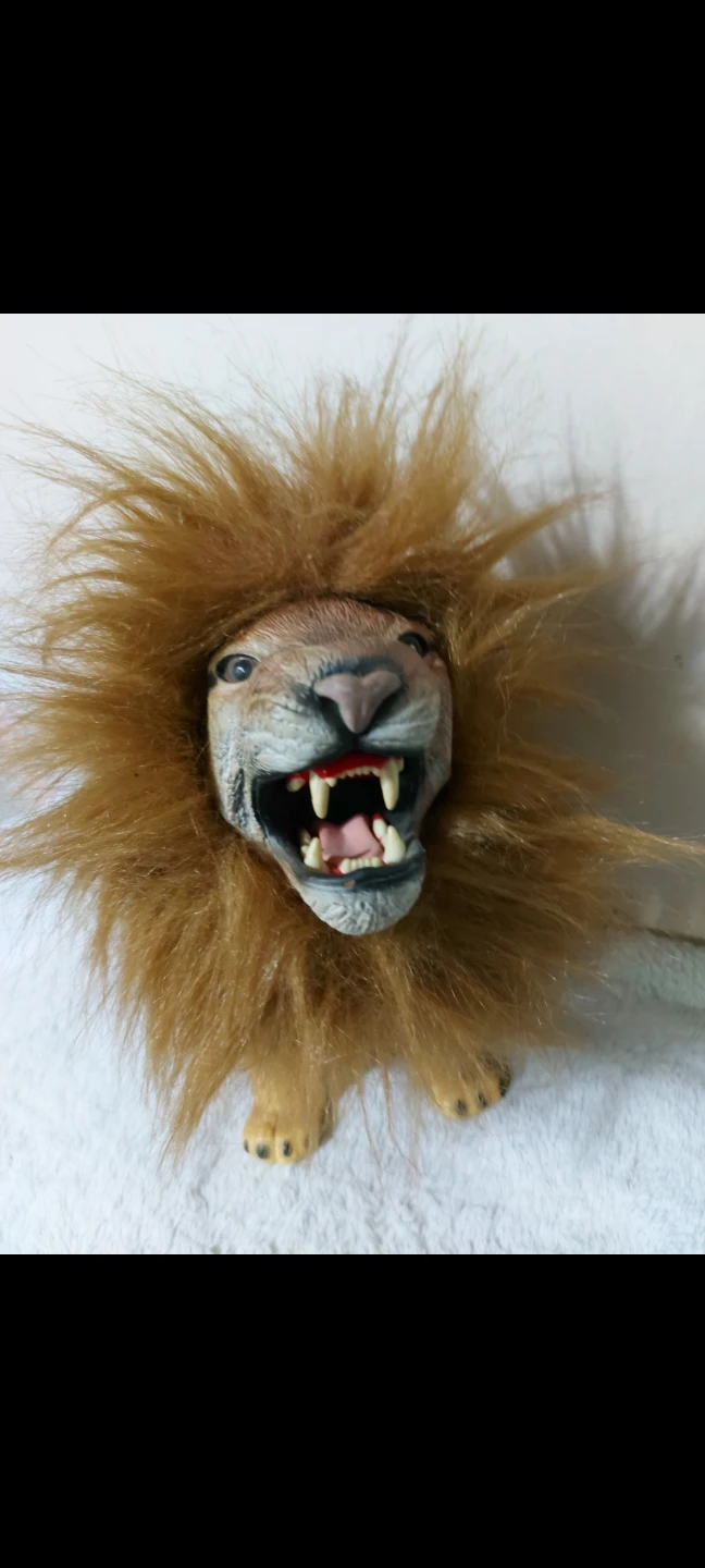 Lion Head Wall Decor