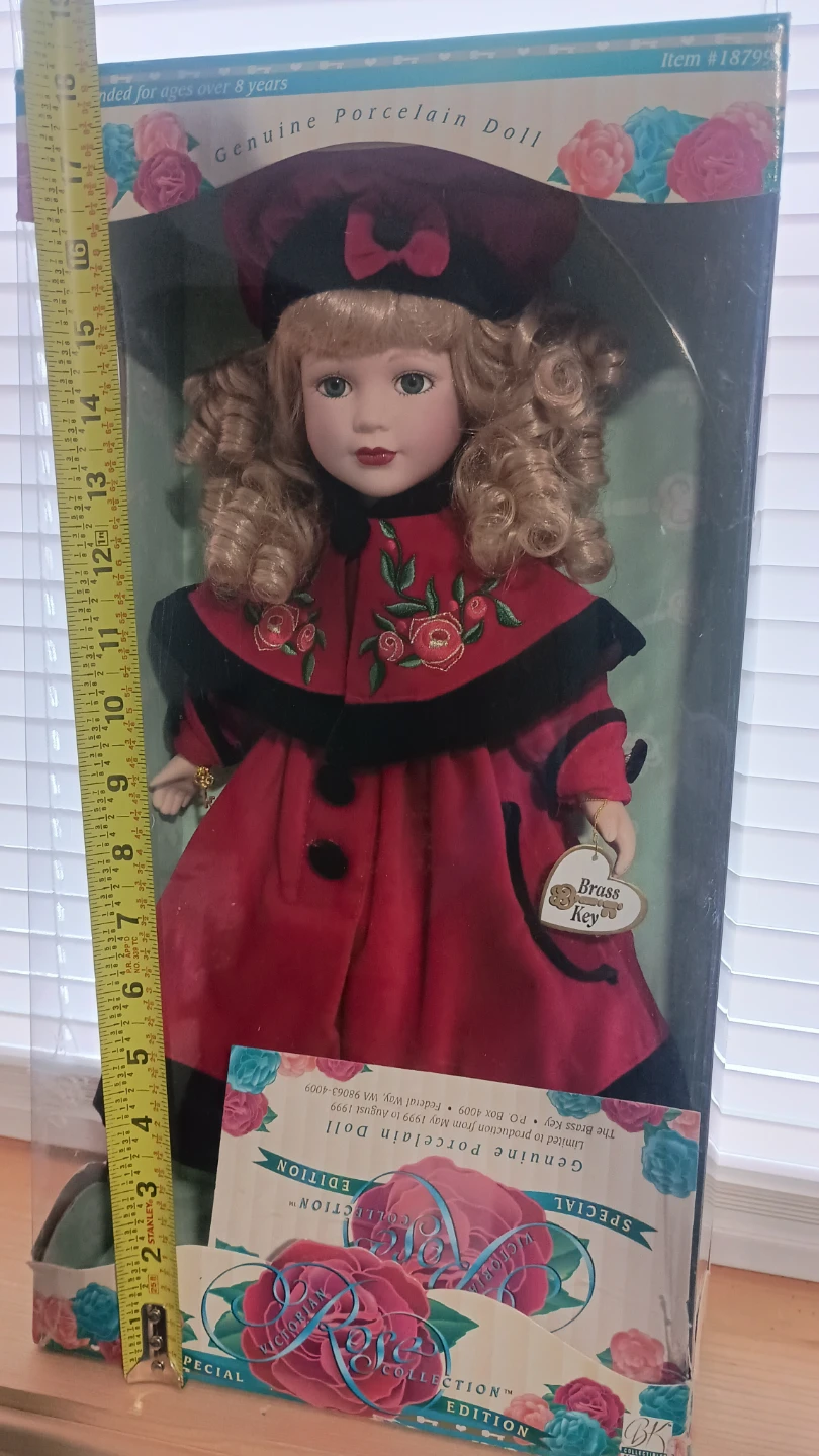 Brass Key Keepsake Porcelain Doll - photo 2