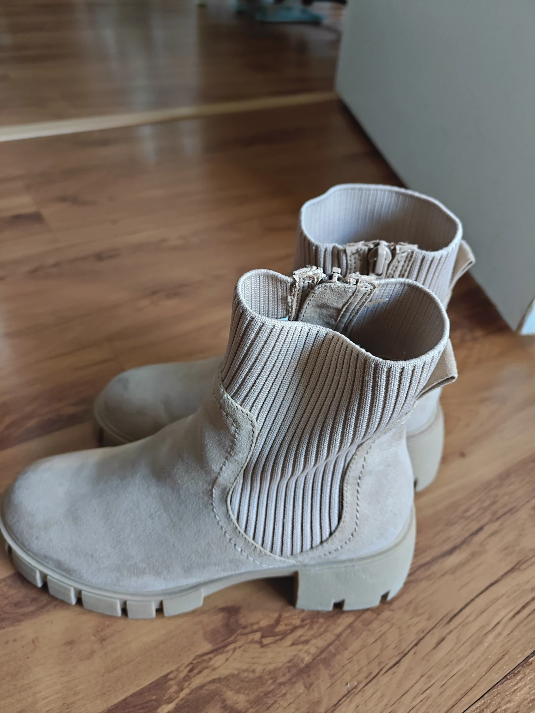 Ladies Beige Ankle Boots - Size 6 - photo 3