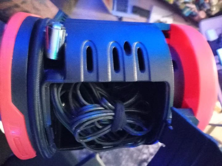 Motomaster tire inflator - photo 4