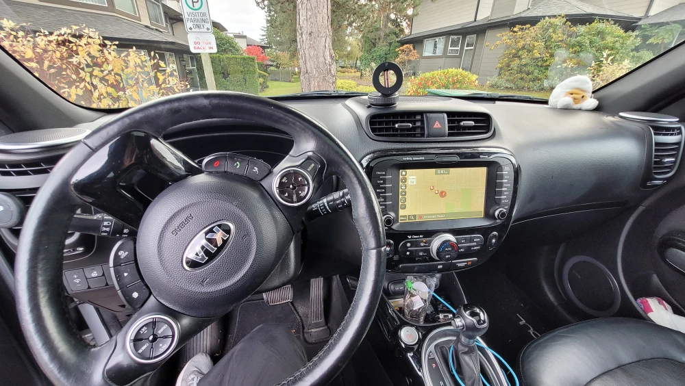 2015 Kia Soul (Top Trim) - Panoramic Sunroof, Leather, Nav! - photo 2