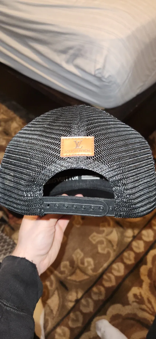 Louis Vuitton Black Cap image indicator(2)