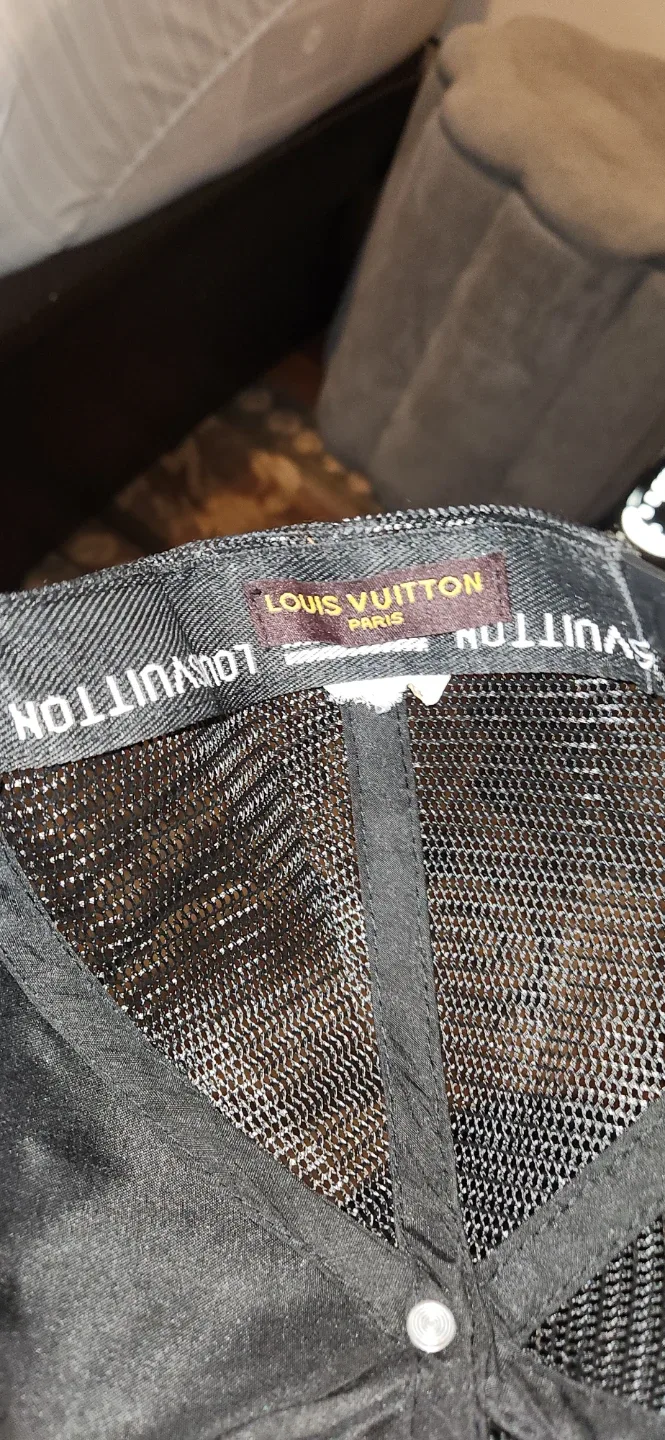 Louis Vuitton Black Cap image indicator(3)