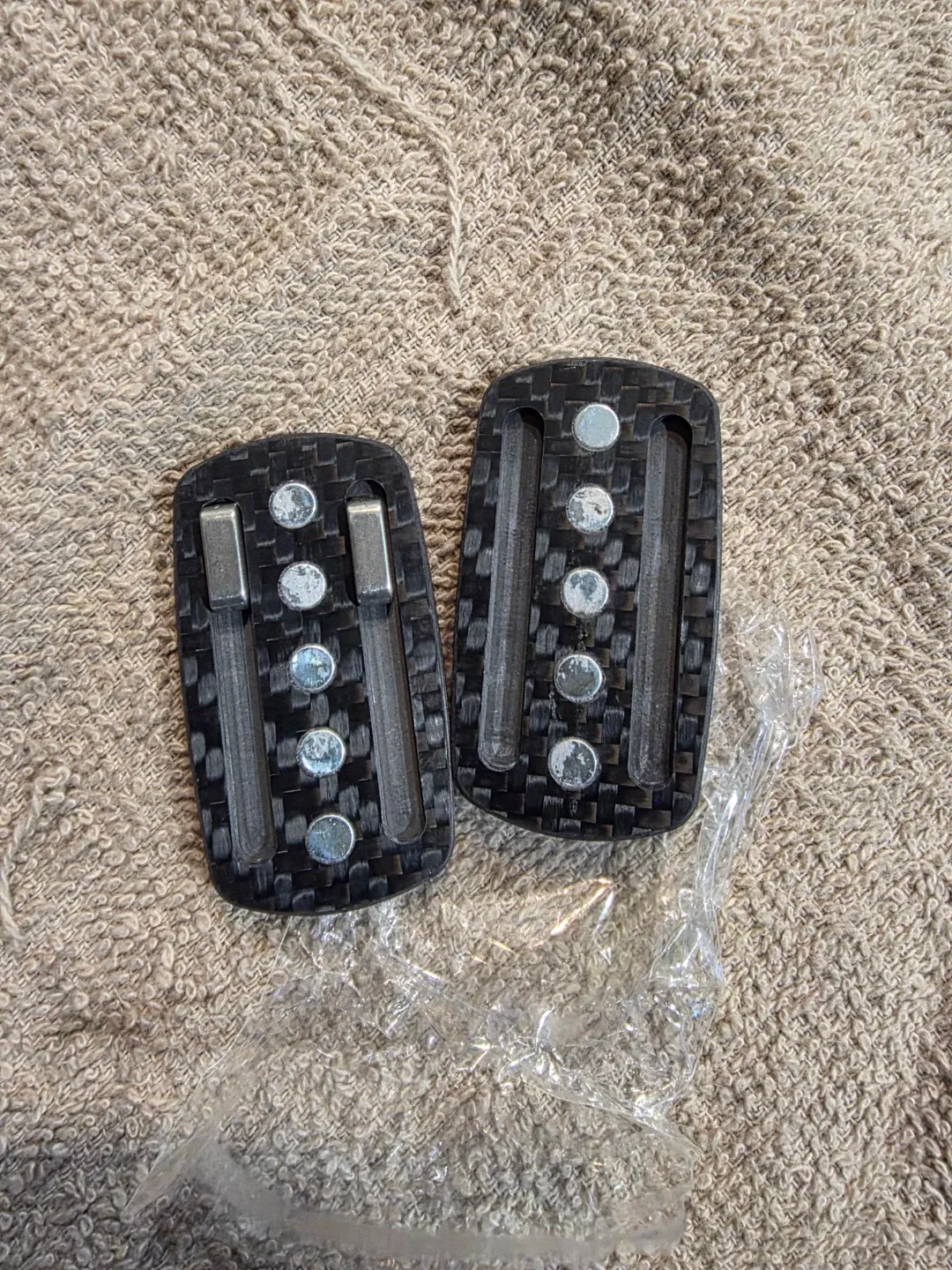 New carbon fibre print EDC magnetic fidget slider image indicator(3)