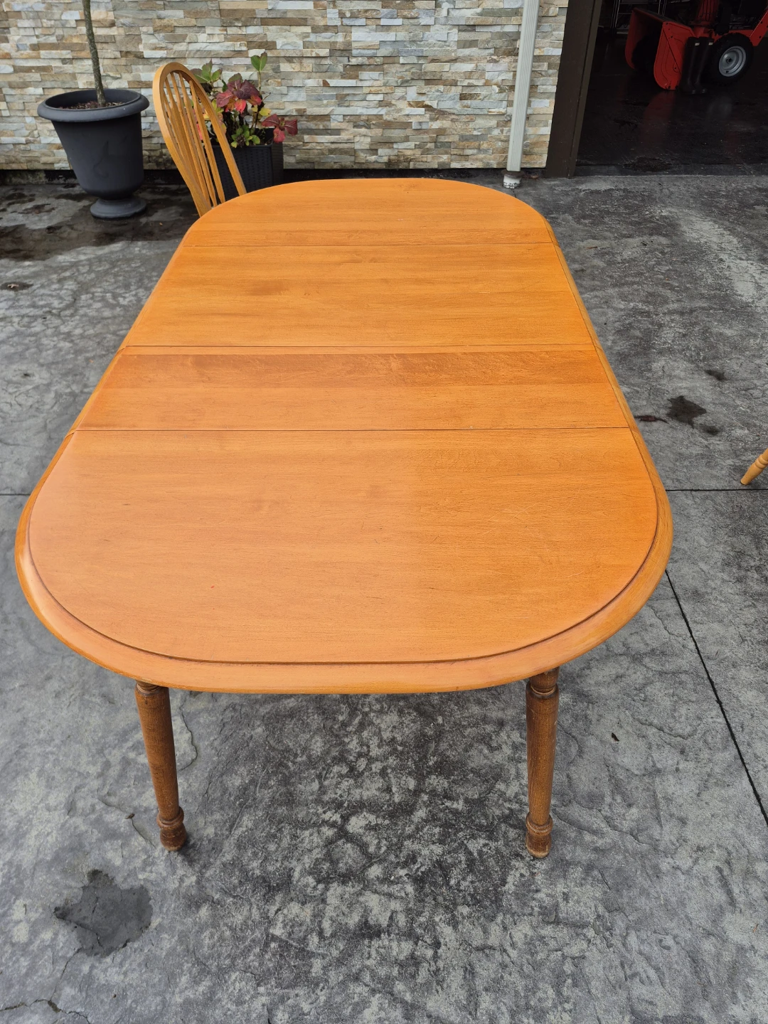 Wooden Extendable Dining Table