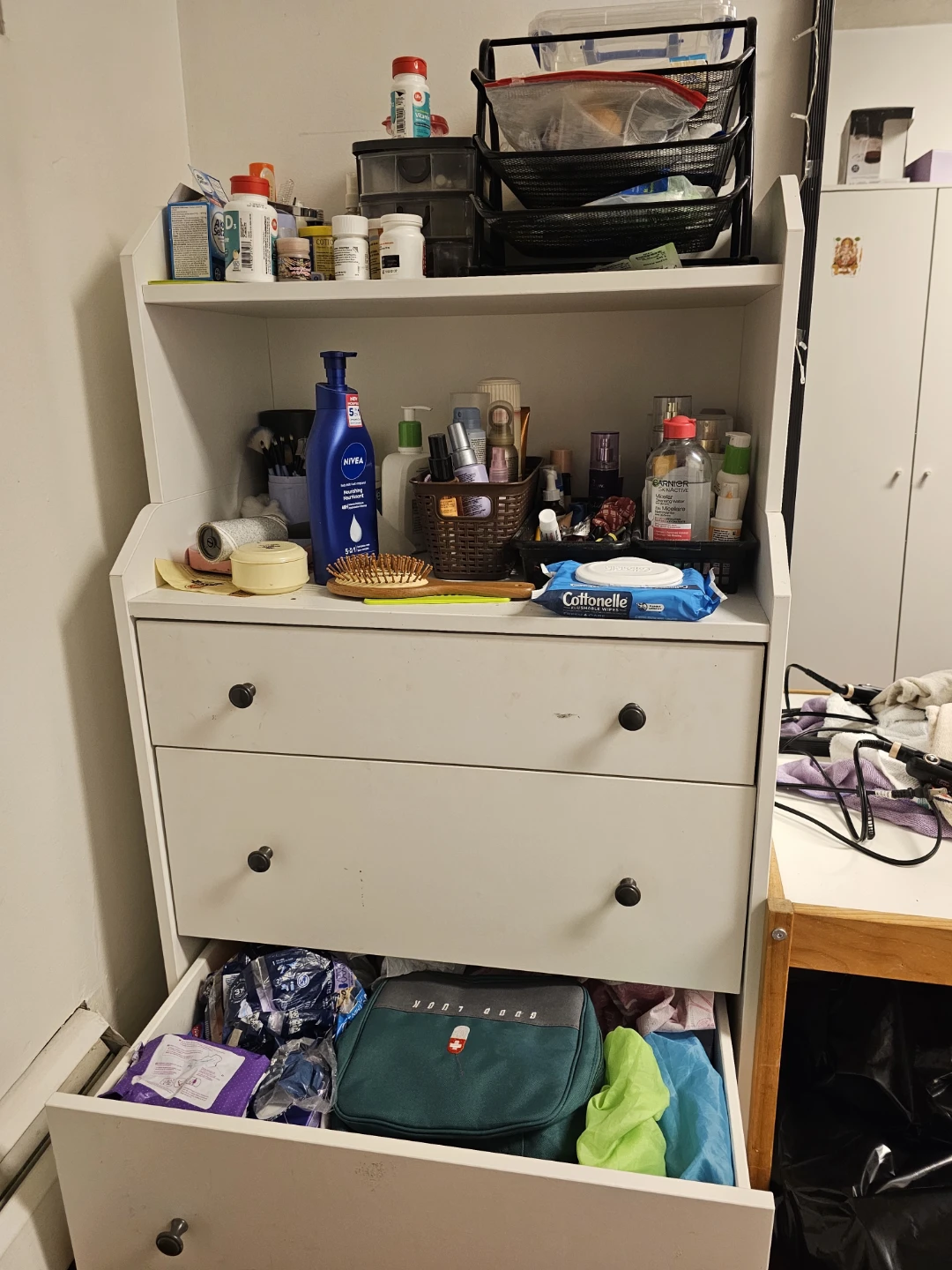 IKEA Hemnes Dresser with Hutch - White - photo 4