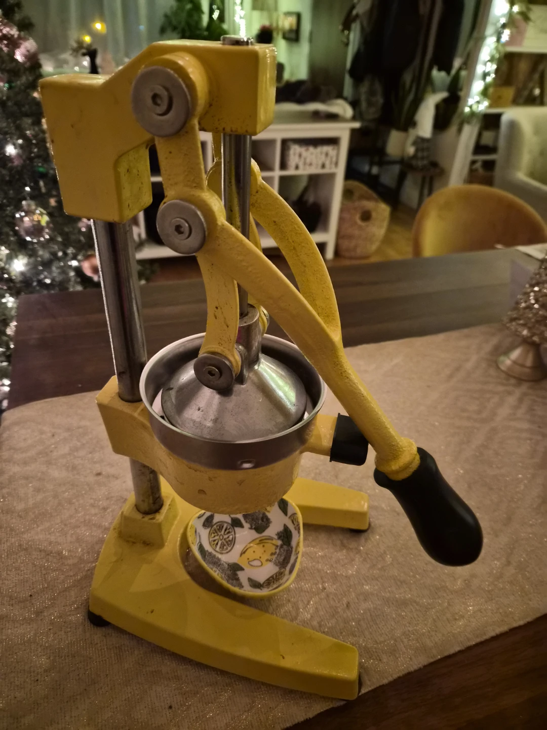 Yellow Citrus Juicer with Bowl