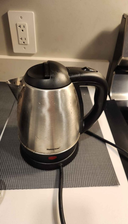 Honeyson Electric Kettle