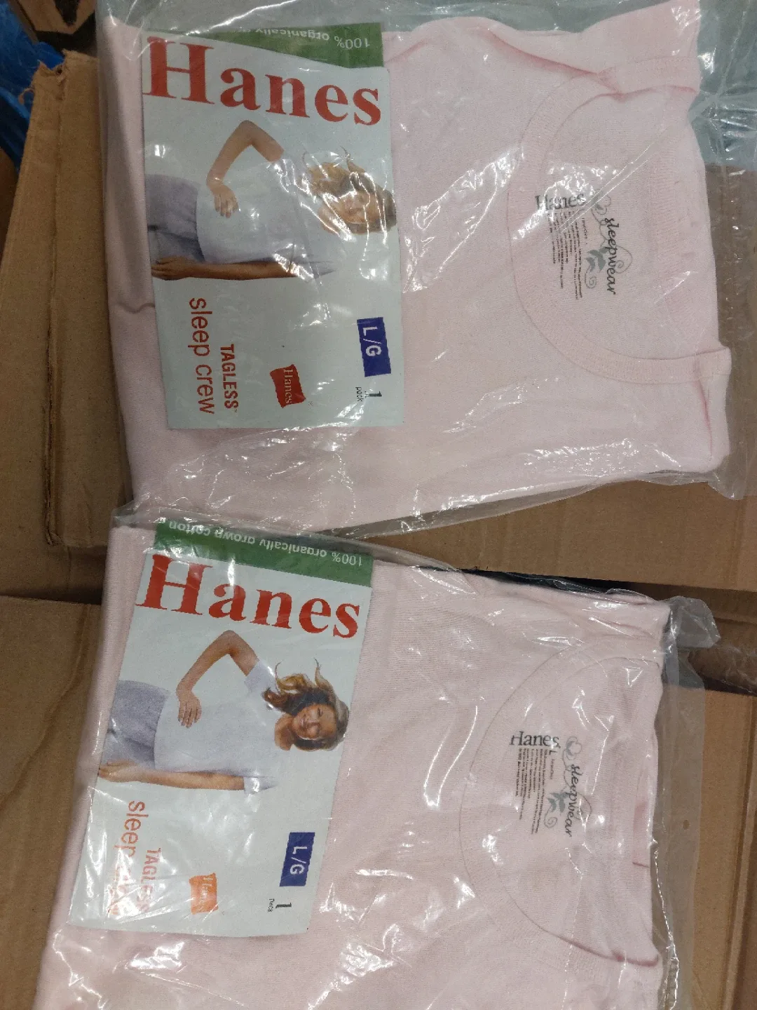 Hanes Tagless Sleep Crew - Size L/G