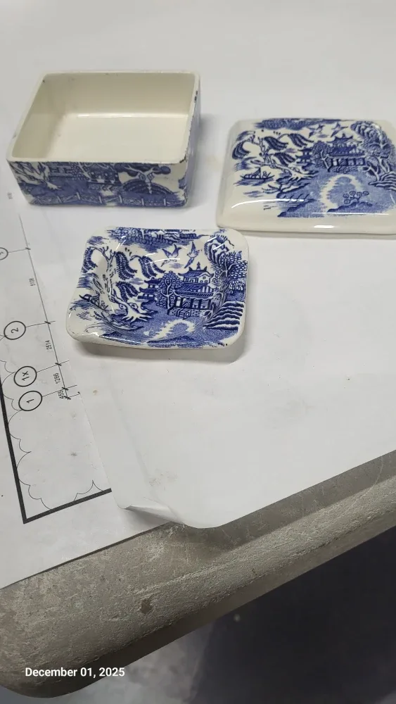 Royal Alma England Cigarette Box & Ashtray