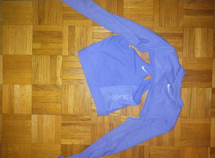 Nike Activewear Set - Bra & Long Sleeve Top