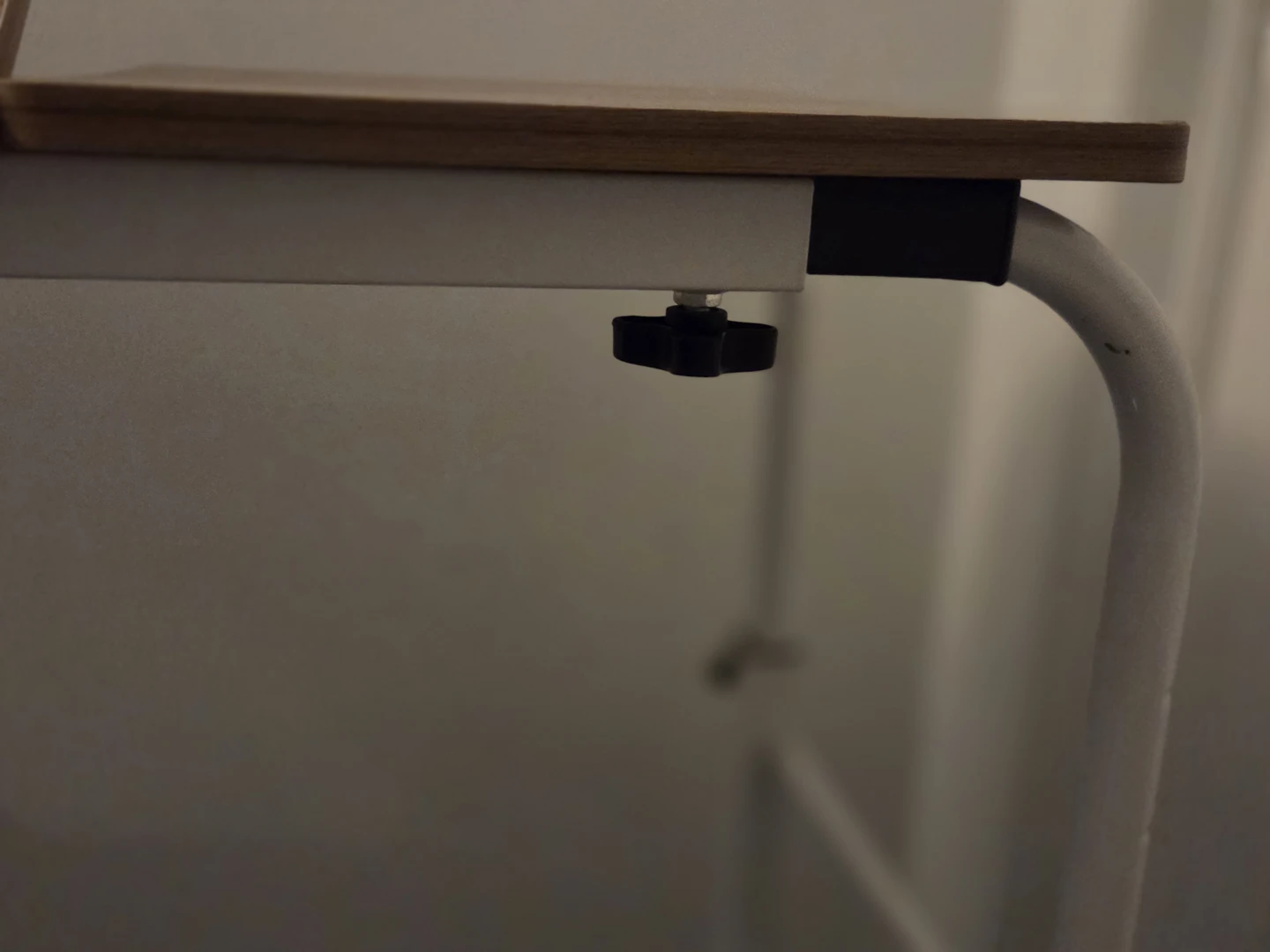 Adjustable mobile over bed table - photo 5