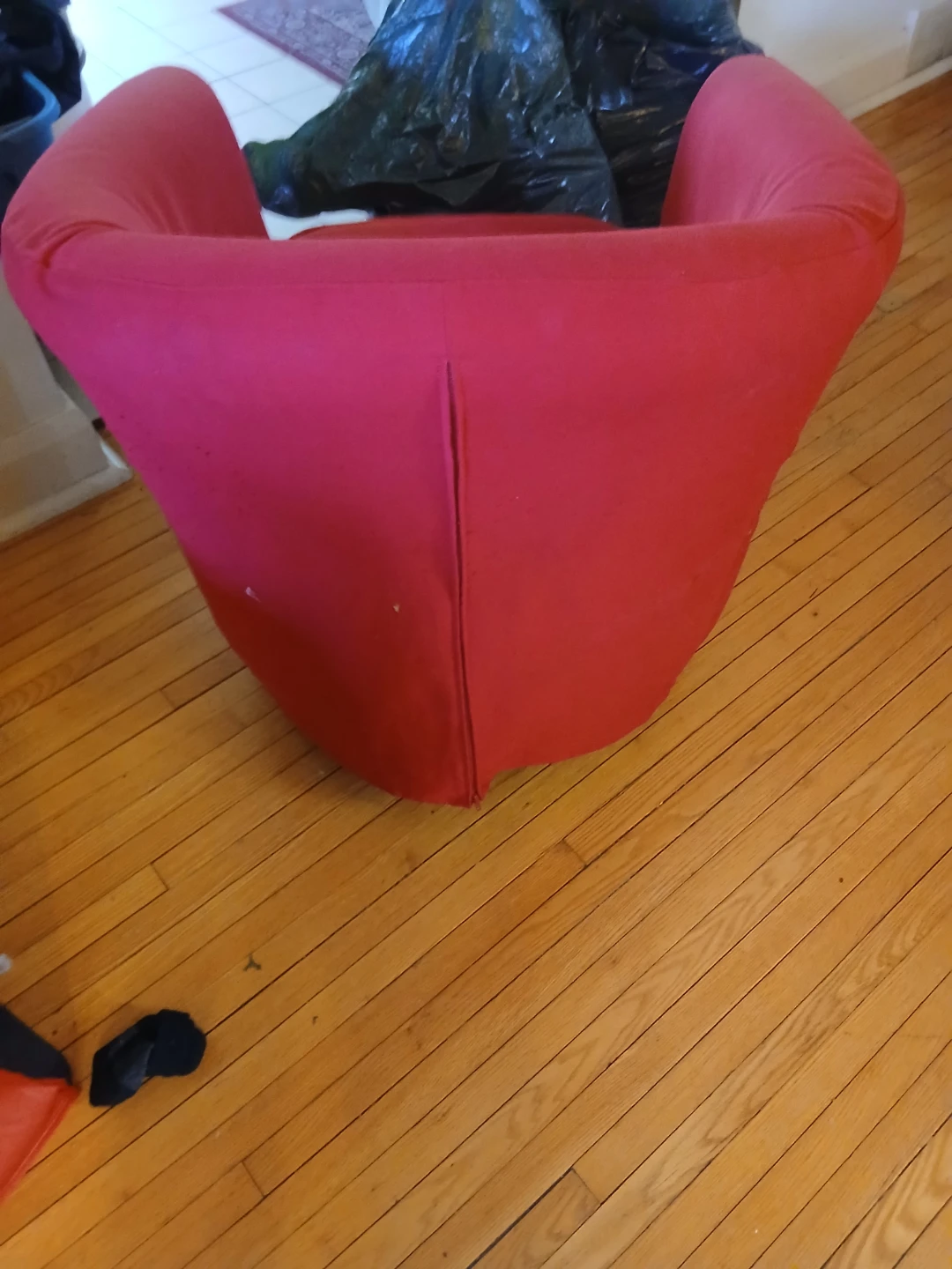 Red Tub Chair - photo 3
