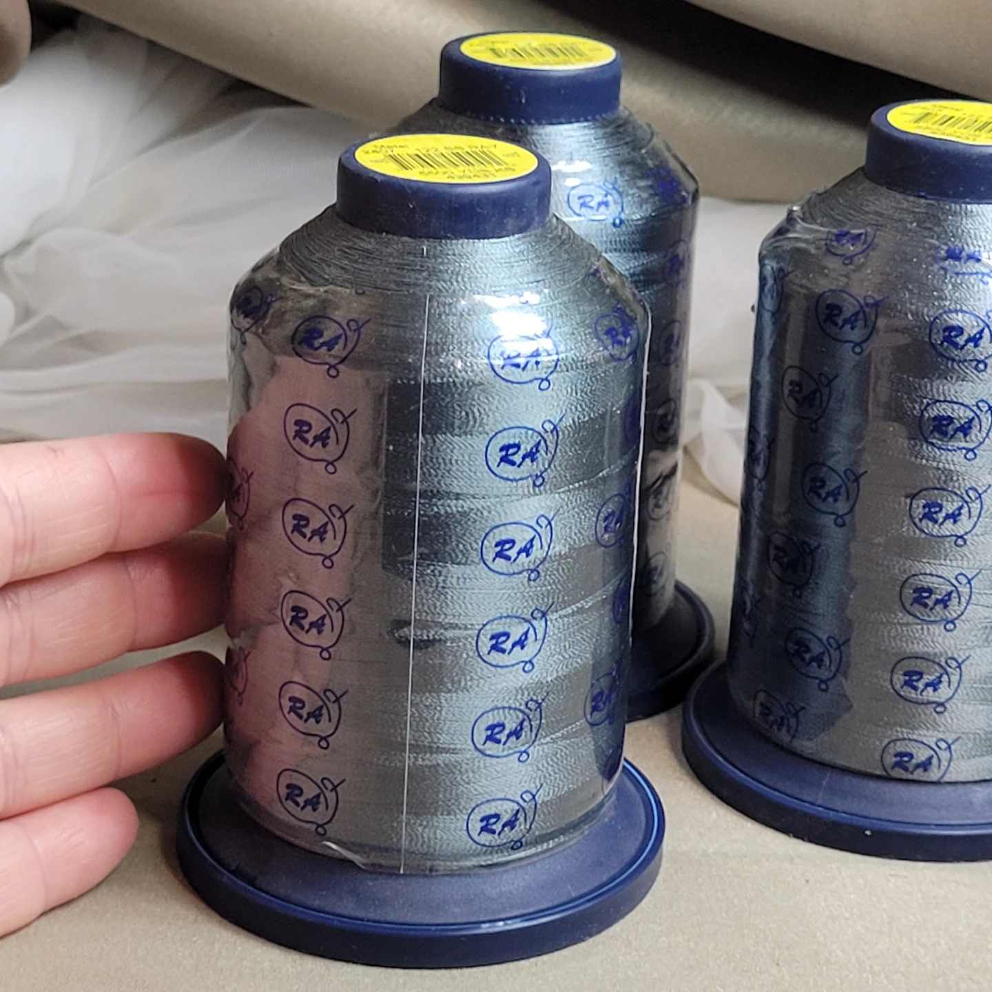 RA  Rayon Embroidery Thread 5500 Yards each  Grey  3 SPOOLS - photo 2