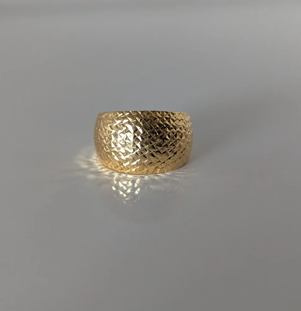 10K Yellow Gold Filled Diamond-Cut Dome Ring Size 8 image indicator(3)