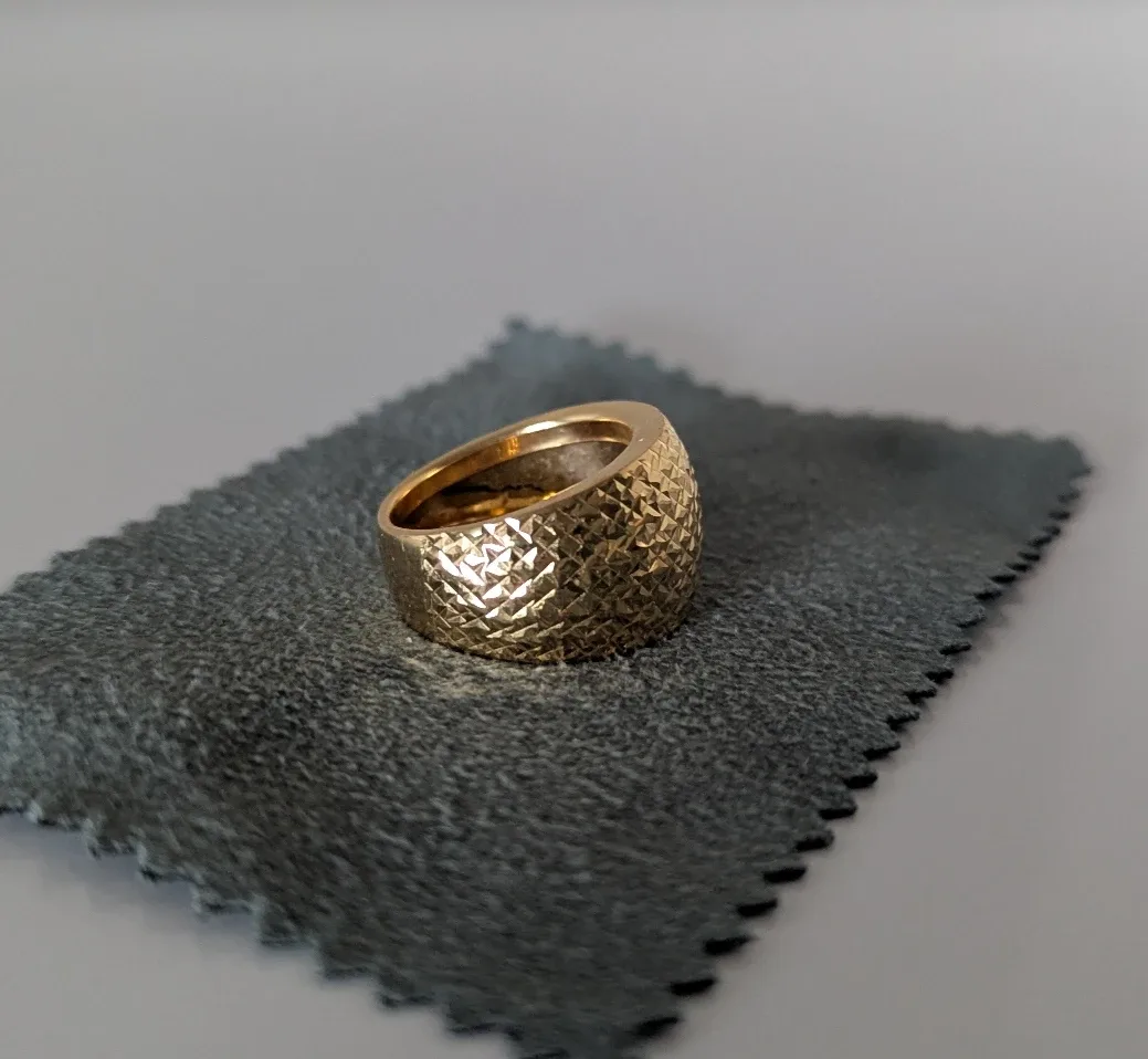 10K Yellow Gold Filled Diamond-Cut Dome Ring Size 8 image indicator(5)