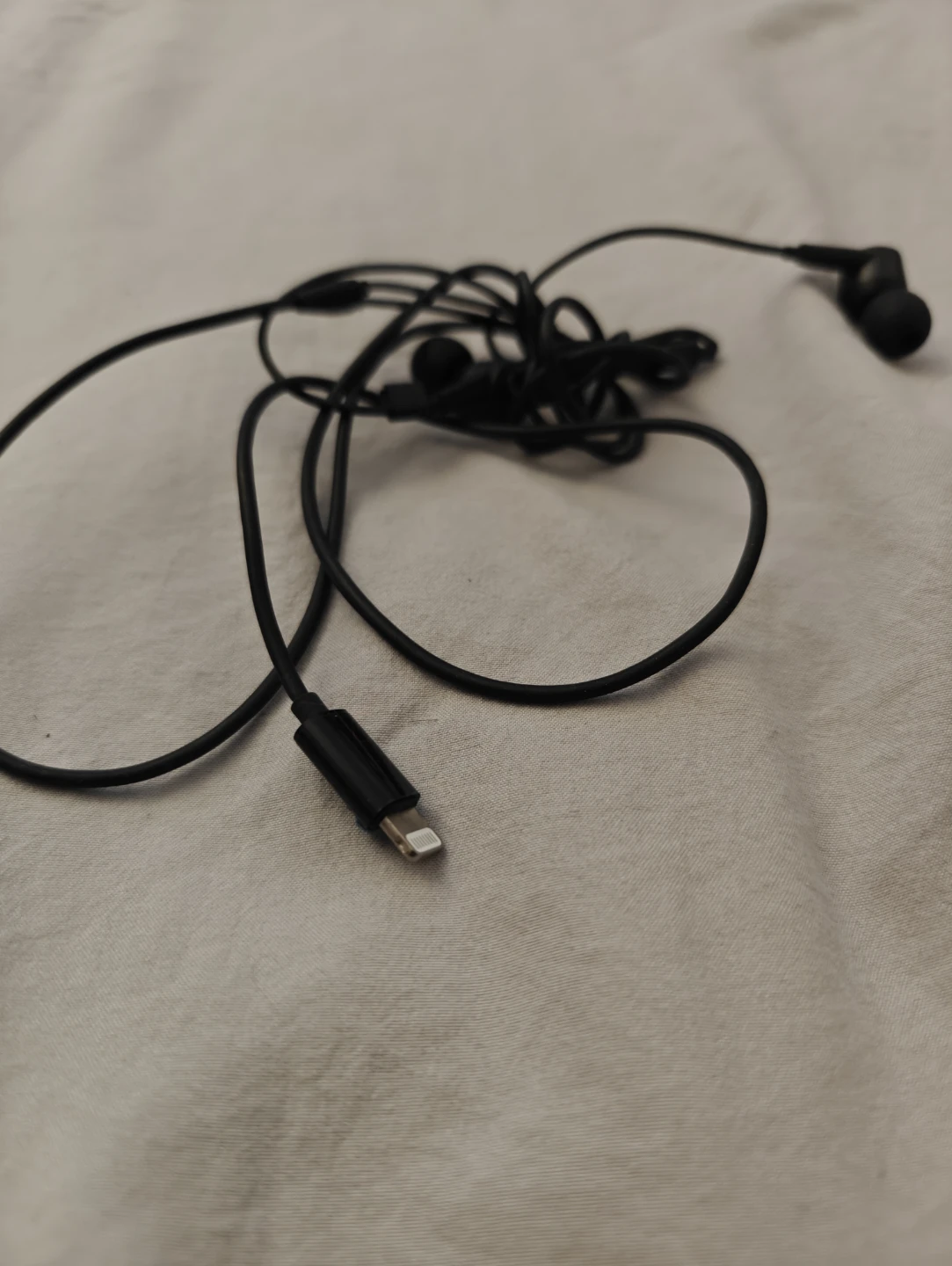 Black Wired Earphones - photo 2