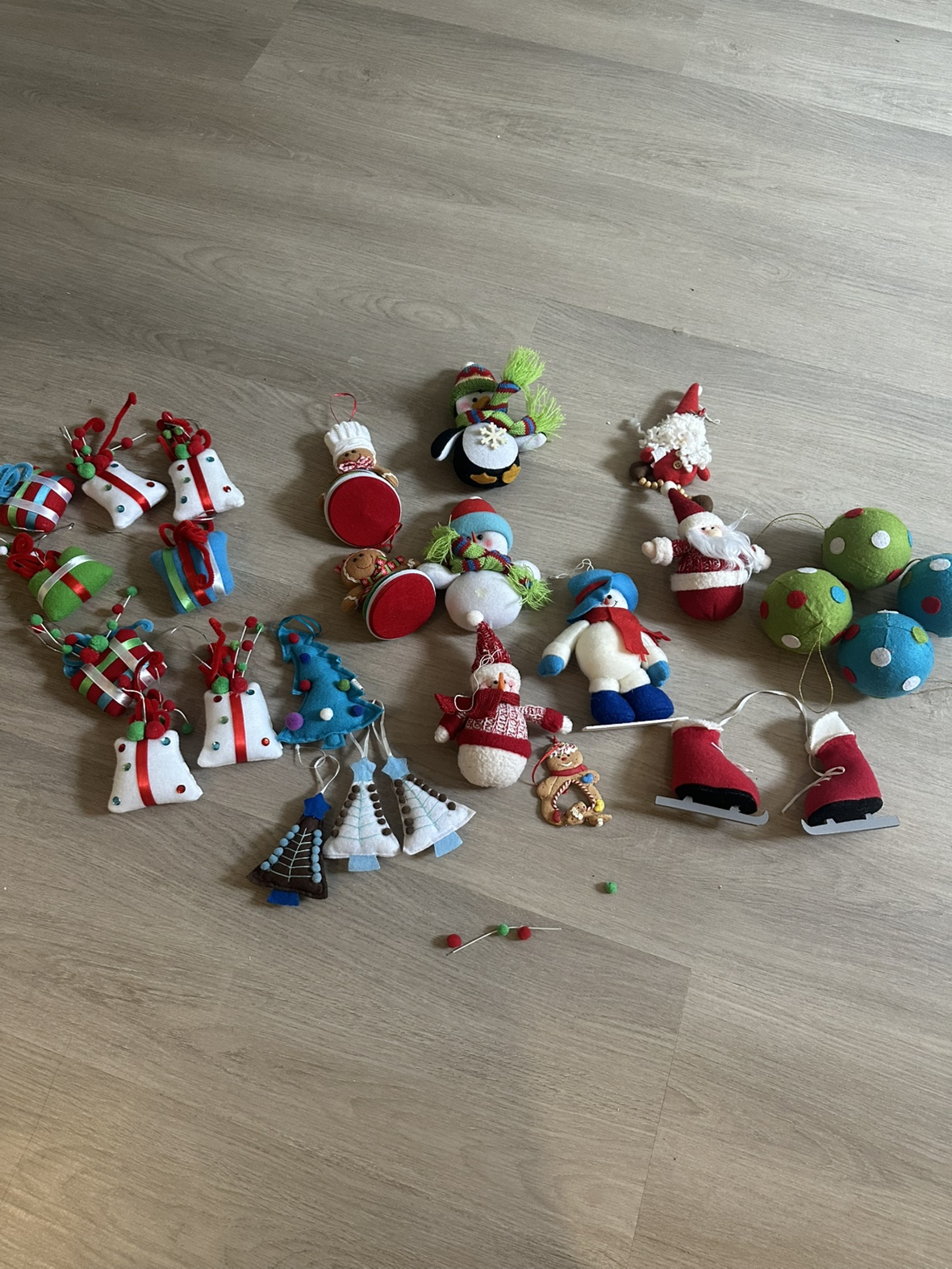 Christmas Tree Ornaments - Mixed Lot