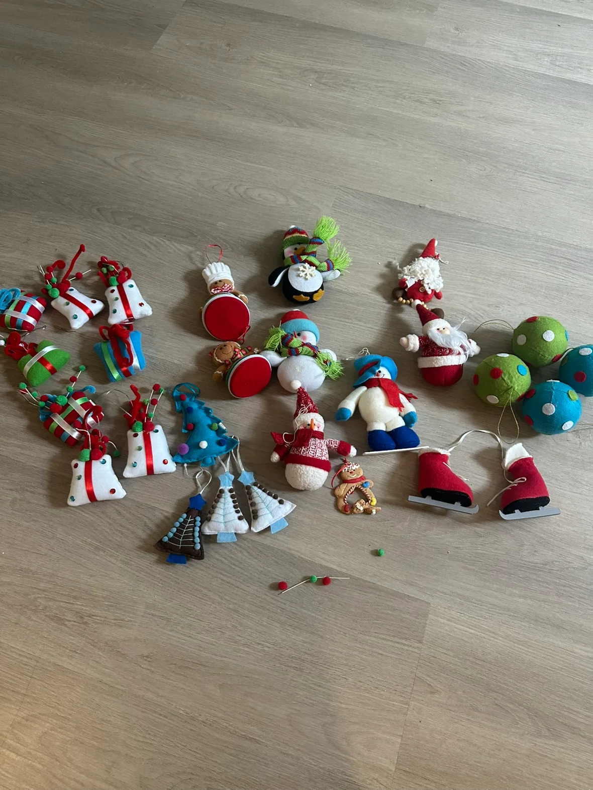 Christmas Tree Ornaments - Mixed Lot