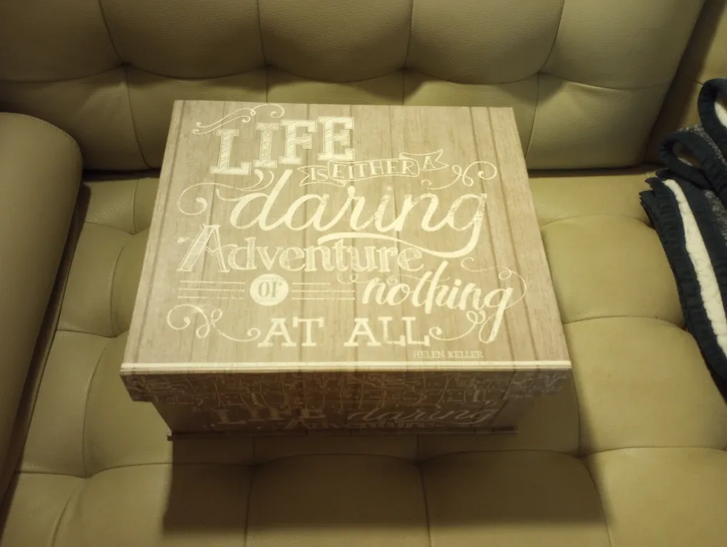 #Cleanout Medium Keepsake Storage Box image indicator(2)