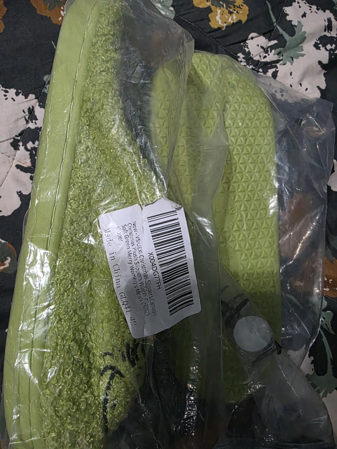 Grinch Slippers Size 8 - photo 4