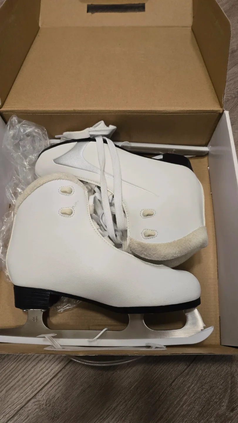 Winnwell Figure Skates - Size 3 (22.6 cm)- White