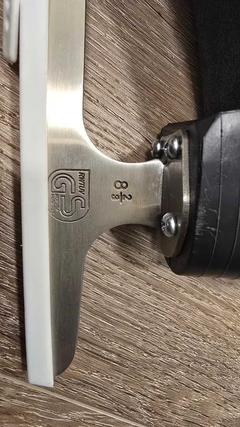 Winnwell Figure Skates - Size 3 (22.6 cm)- White image indicator(6)