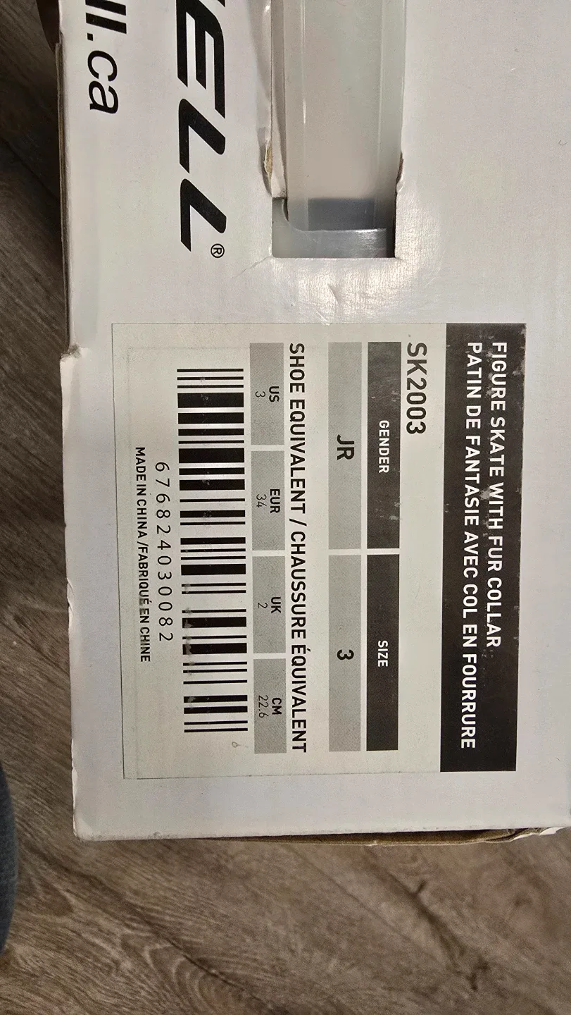 Winnwell Figure Skates - Size 3 (22.6 cm)- White image indicator(7)