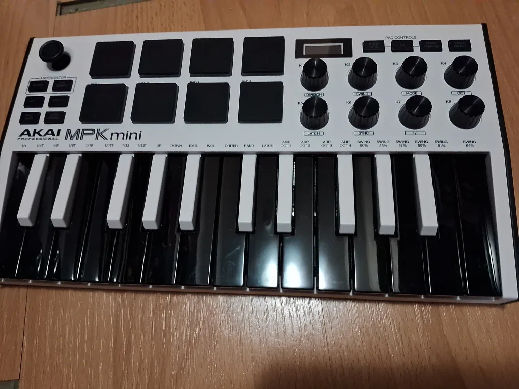 Akai MPK mini Professional Keyboard image indicator(2)