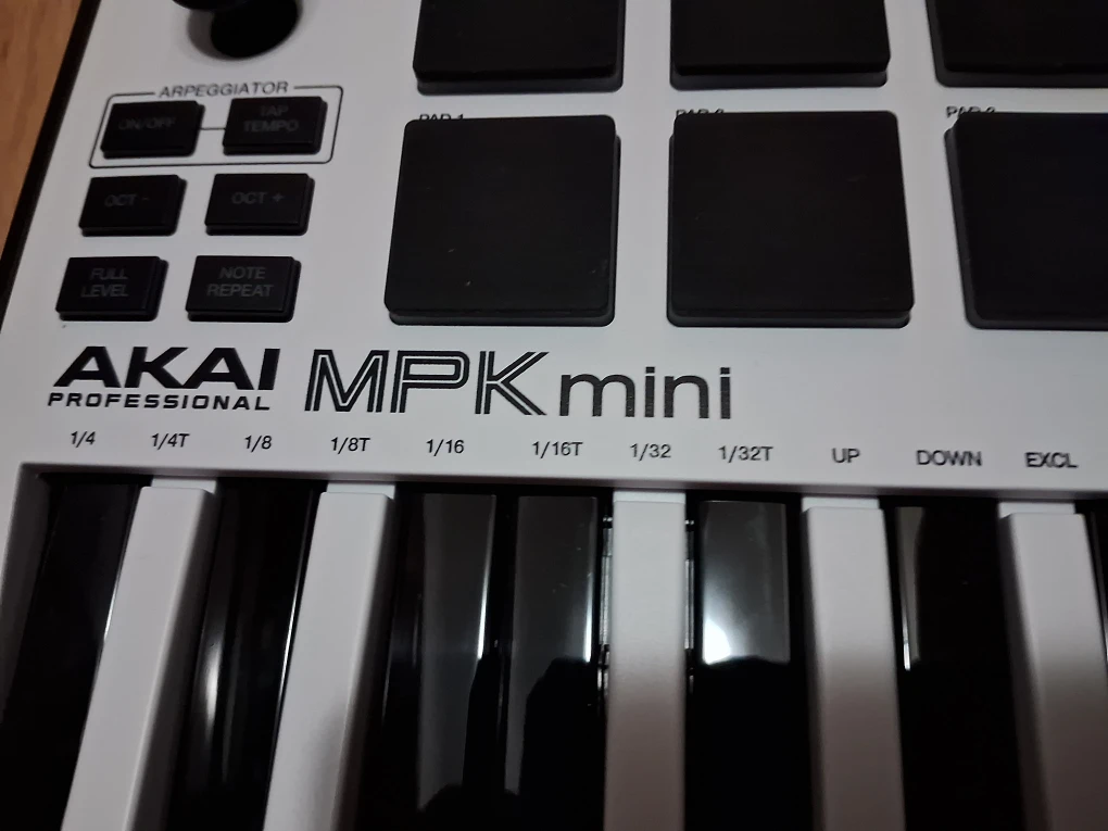 Akai MPK mini Professional Keyboard - photo 4