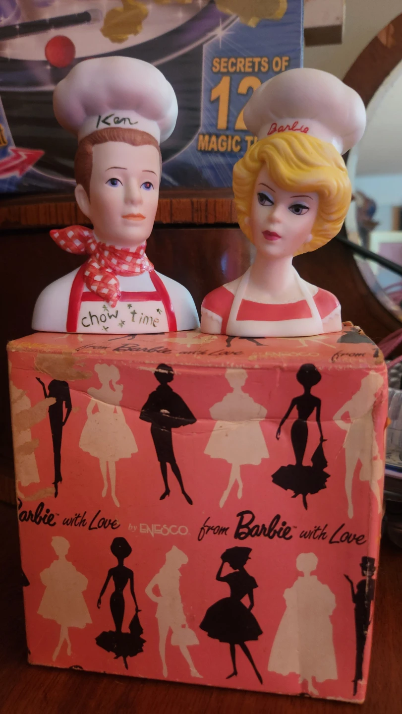 Enesco Barbie & Ken Salt & Pepper Shakers - photo 2