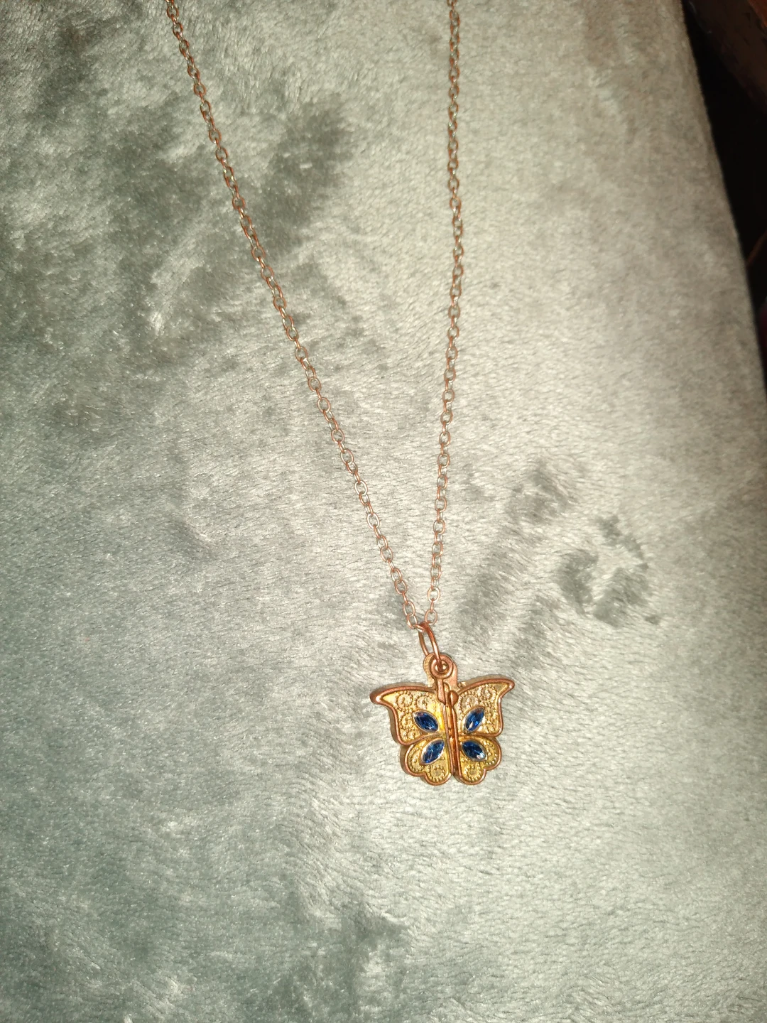 Cute butterfly locket and chain - photo 2