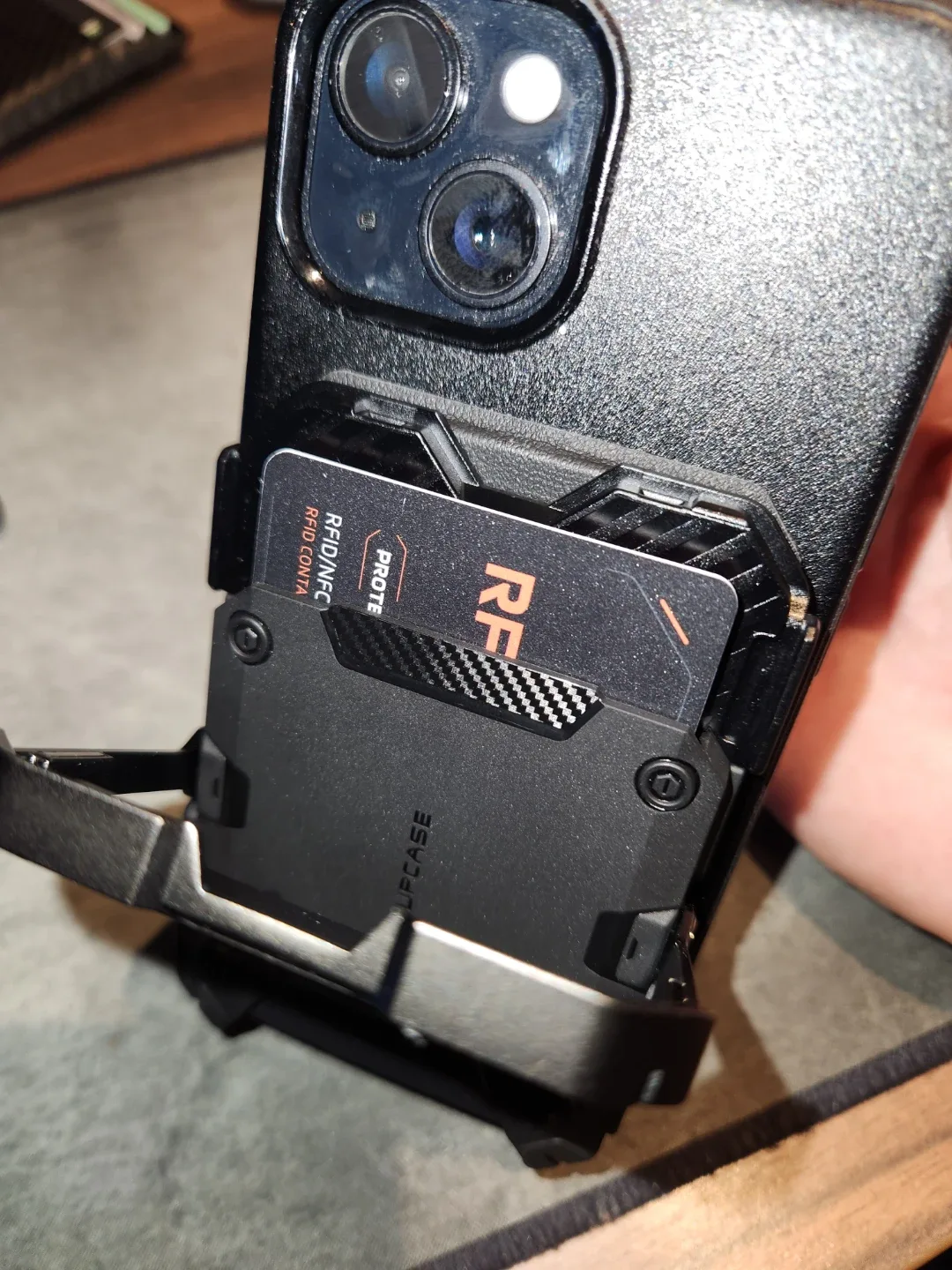 SUPCASE MagSafe Wallet stand Case image indicator(3)