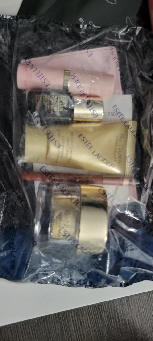 Estee Lauder Beauty Set with Pouch - photo 3