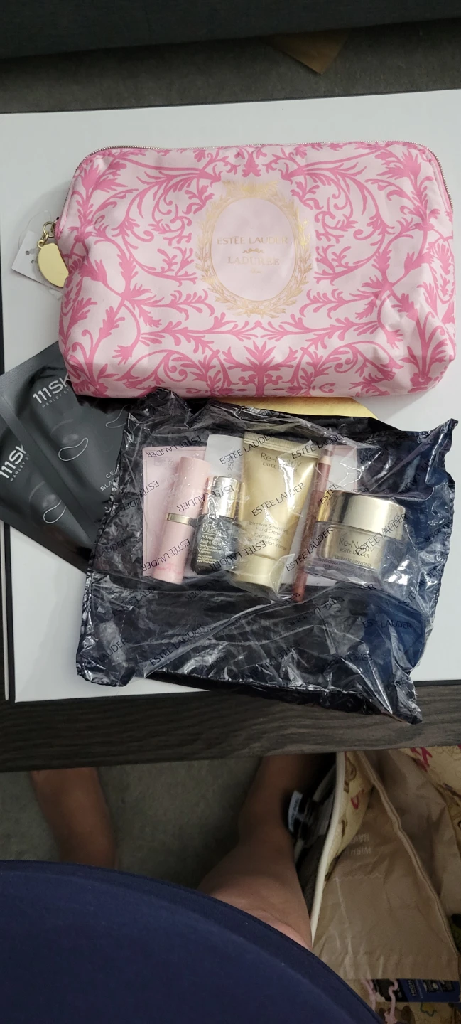 Estee Lauder Beauty Set with Pouch - photo 4