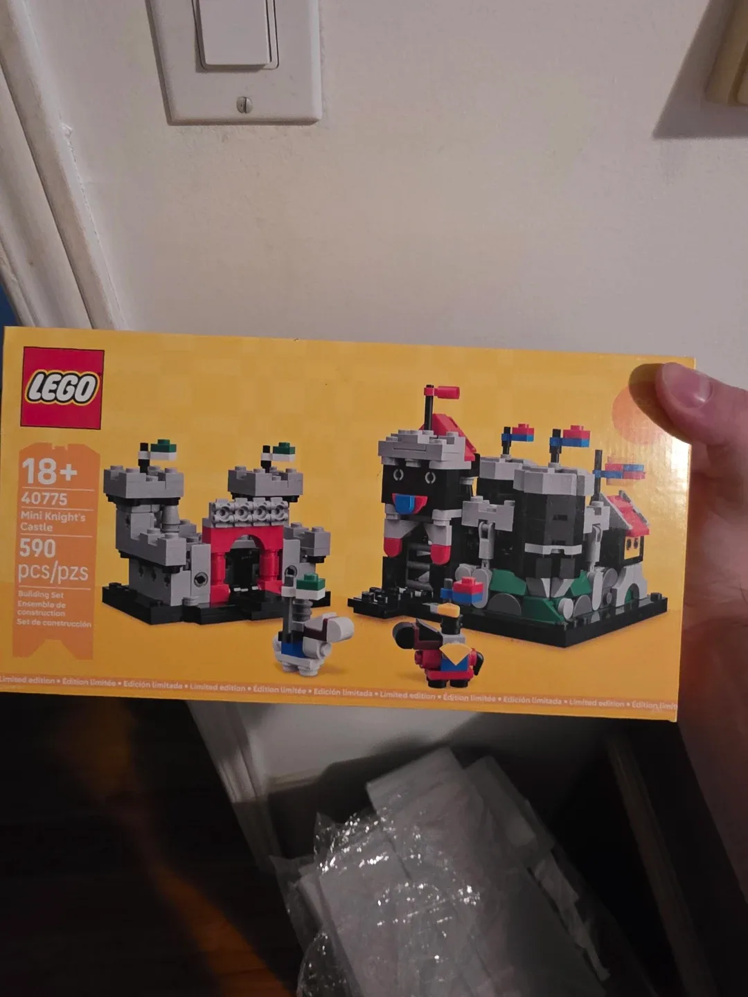 LEGO 40775 Mini Knight's Castle - New in Box!