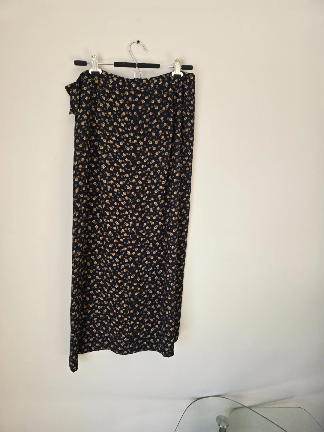 Floral Print Skirt - Black and Tan, size m, excellent condition.