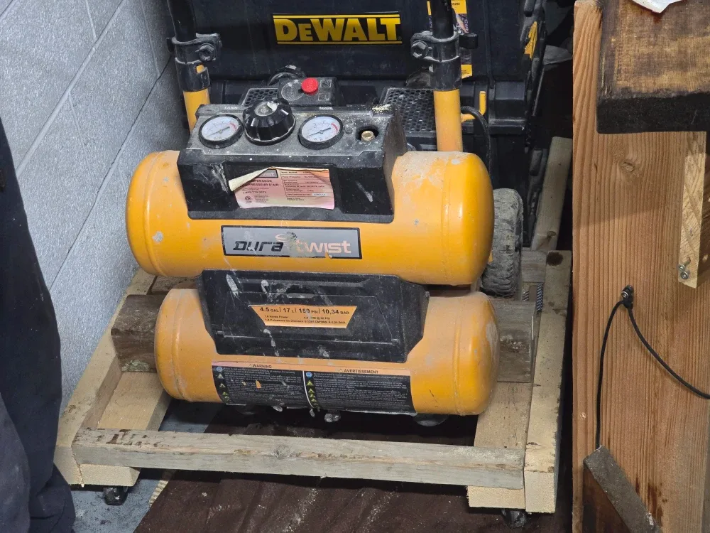 DeWalt Dura Twist Air Compressor