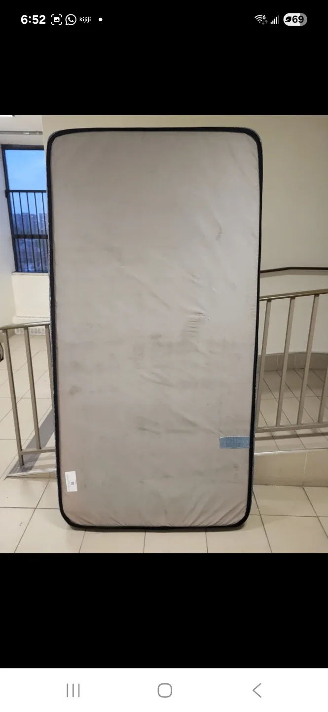 Sealy Posture Pedic Technology Twin Mattress Set with Box image indicator(6)