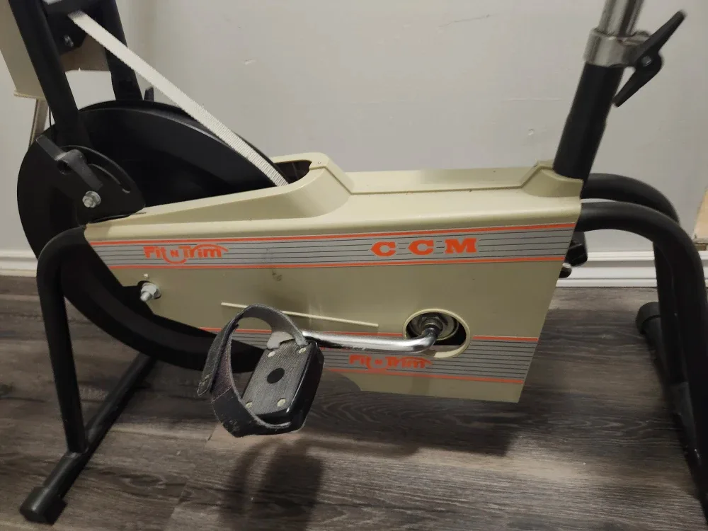 Vintage CCM Exercise Bike image indicator(6)