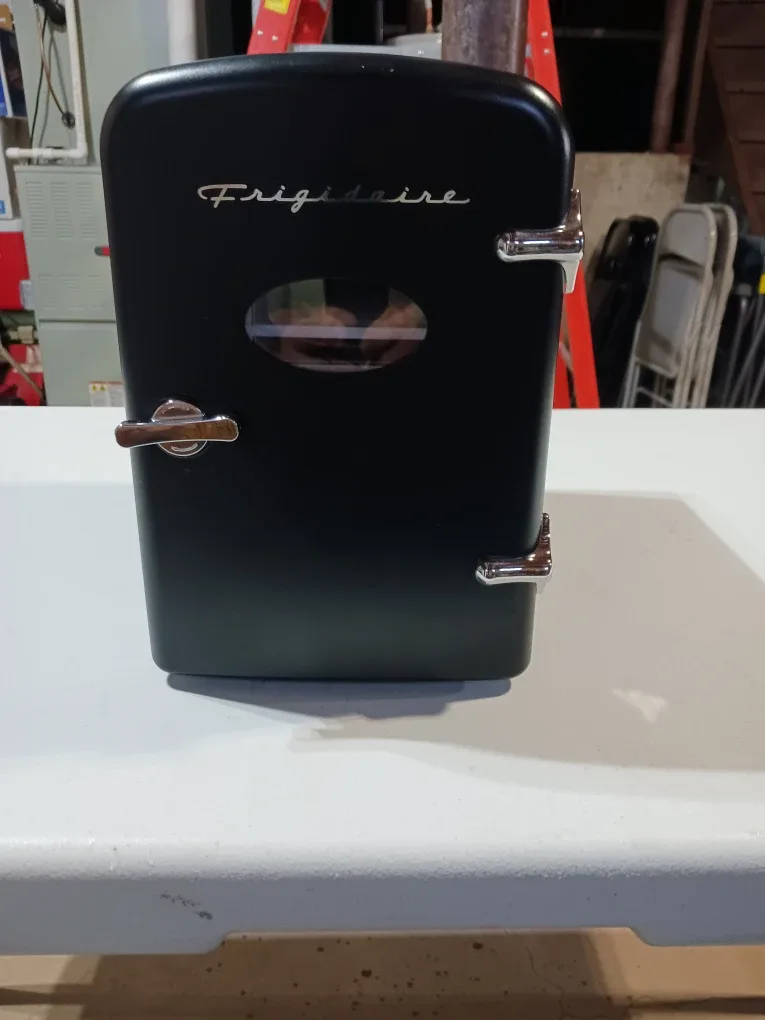 Frigidaire Retro Mini Fridge - Black