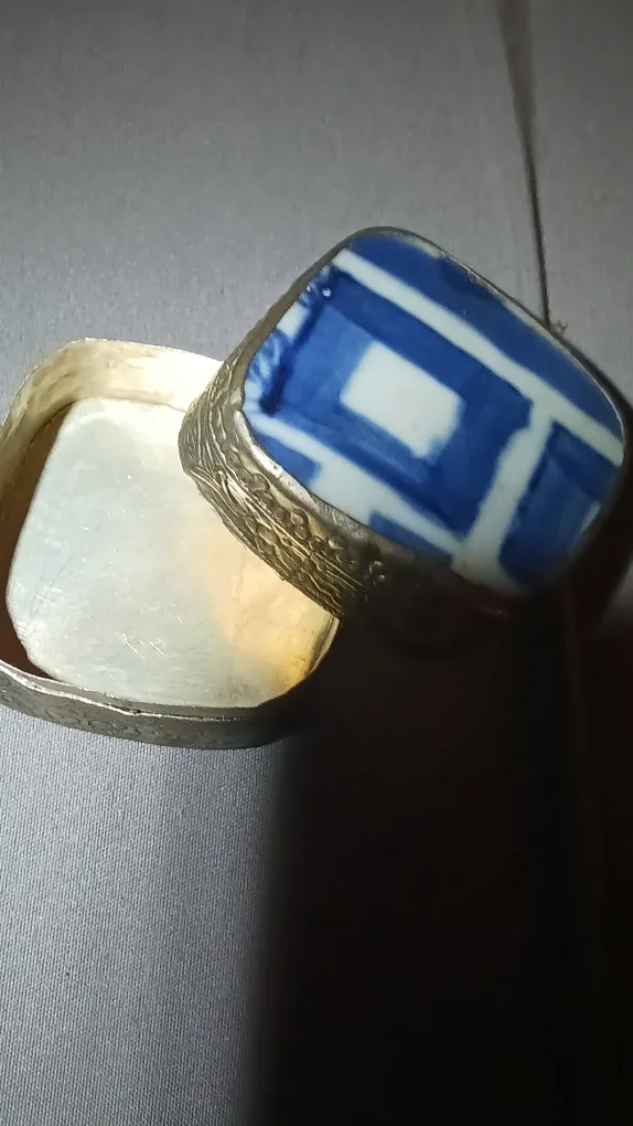 Vintage Silver Trinket Box image indicator(2)