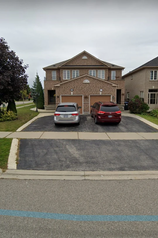 Legal Basement apartment in plumtree park school neighborhood