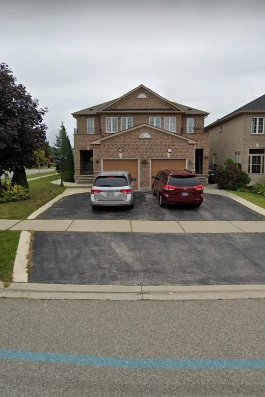 Legal Basement apartment in plumtree park school neighborhood