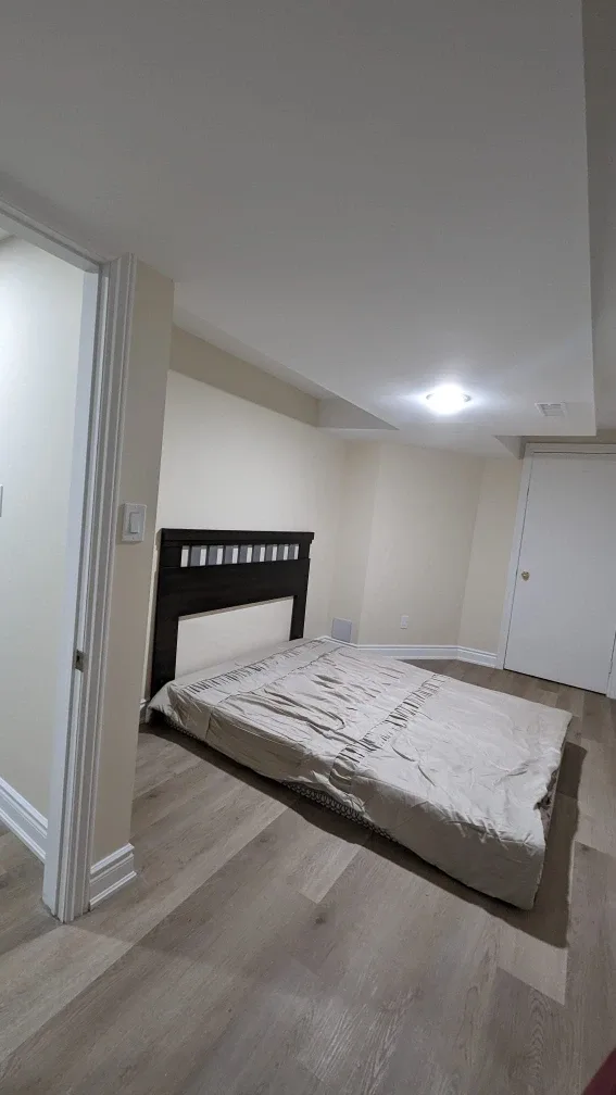 Legal Basement apartment in plumtree park school neighborhood image indicator(9)