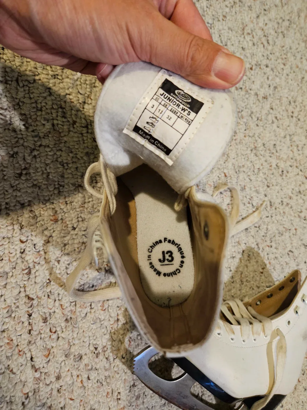 Chimo Taras Junior White Ice Skates - Size J3 image indicator(2)